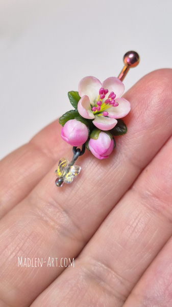 Apple Blossom and Butterfly Navel Piercing – The Scent of a Spring Kiss